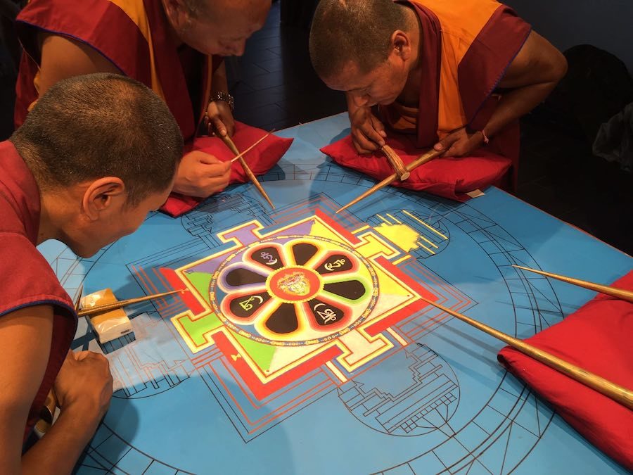 Mandala por la paz - Meditación, Sonoterapia y yoga en Tenerife Sur - Centro Budista Ghe Pel Ling Canarias 2